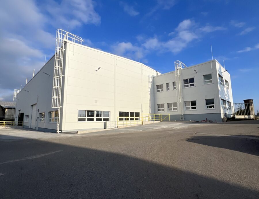 Výrobní a&nbsp;skladovací haly